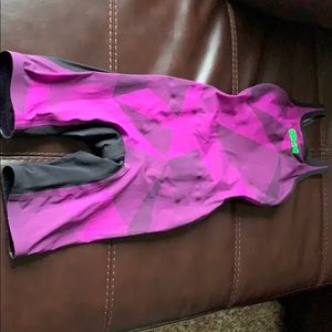 Arena tech suit size 24 in Arena sizing